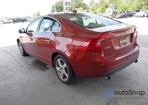 2012 Volvo S60 T5 z USA, uszkodzony, nr VIN YV1622FS0C2079083